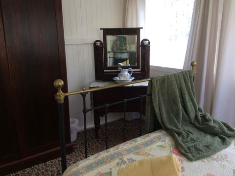 CupnSaucer Cottage - Kingaroy Accommodation 3