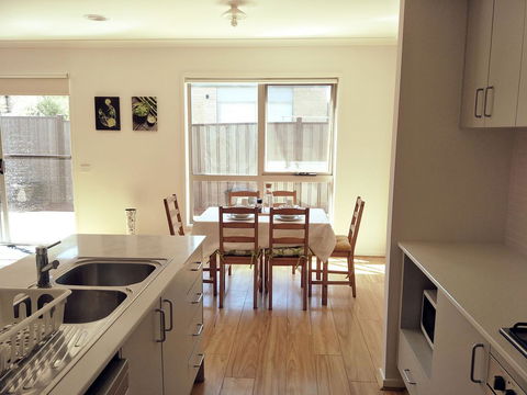 Daisy Villa - Close To Mel Airport & Hume Highway -Comfort - Kingaroy Accommodation 3