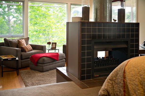 Daylesford Spa Villa 5 - Kingaroy Accommodation 1