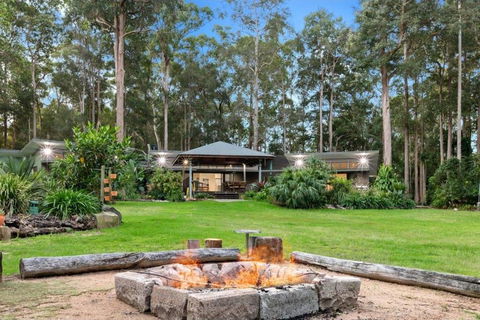 De Zen - Aussie World Holiday Group Venue - Kingaroy Accommodation 0