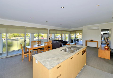 Del Mar 1 - Kingaroy Accommodation 2