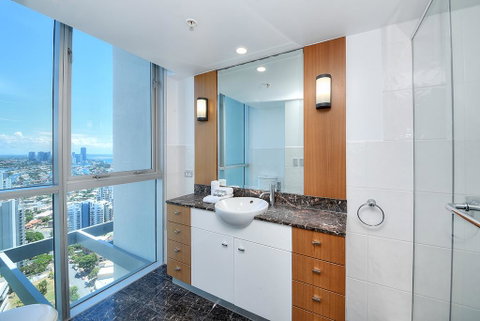 Deluxe Chevron Renaissance - Kingaroy Accommodation 3