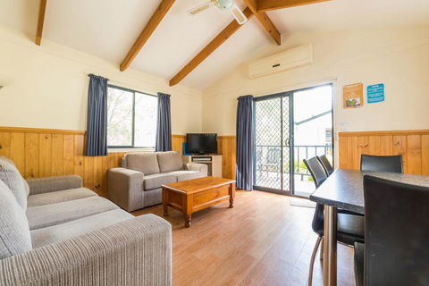 Deniliquin Riverside Caravan Park - Kingaroy Accommodation 0