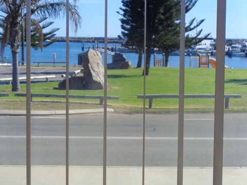 Denison Waterfront - Kingaroy Accommodation 3
