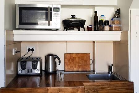 Destination Kyneton - Kingaroy Accommodation 2