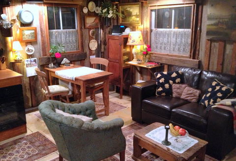 Devon Cottage - Kingaroy Accommodation 2