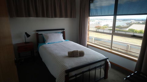 DevonPORT VIEWS!!! - Kingaroy Accommodation 2