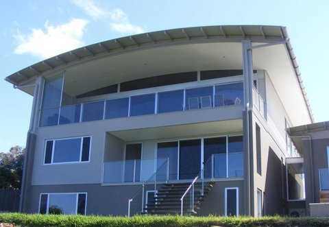 Dew On Lakeview Street - Kingaroy Accommodation 2