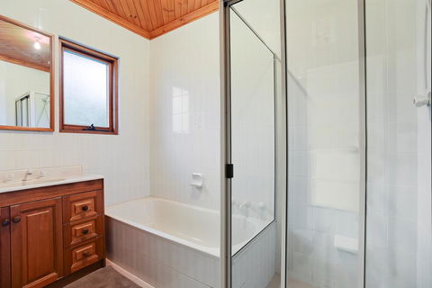 Don Carmella - Kingaroy Accommodation 3