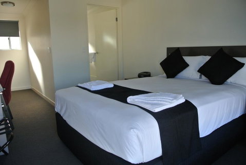 Dooley's Tavern & Motel Springsure - Kingaroy Accommodation 0