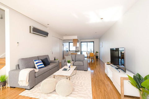 Double Storey Harbortown Townhouse - Kingaroy Accommodation 0