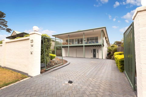 DROMANA BAY VIEWS - DROMANA - Kingaroy Accommodation 3