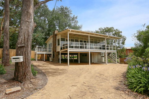 DROMANA BEACH SHACK... - Kingaroy Accommodation 1