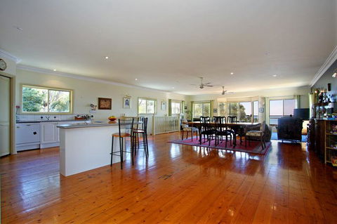 Dromana Dreaming - Kingaroy Accommodation 1