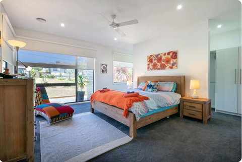 Dromana Spacious Family Getaway Indoor Outdoor Living - Kingaroy Accommodation 2