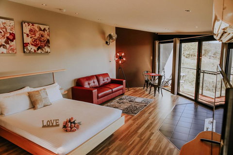 Eagle View Escape - Kingaroy Accommodation 2