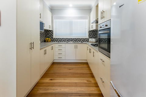 EAGLE VIEW UNIT 5 STAR - Kingaroy Accommodation 3