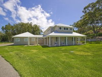 Echo Beach House 16 Reflections Dr - Luxurious House with Magnificent Pool and Ducted Air