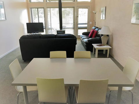 Edgewater Terraces At Metung - Kingaroy Accommodation 3