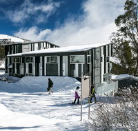 Elk at Falls - Kingaroy Accommodation