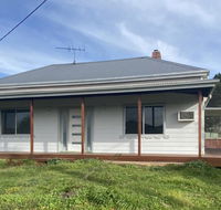 Ellalong Lagoon Home with a view - Kingaroy Accommodation