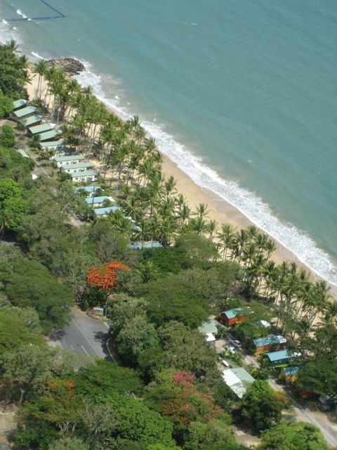Ellis Beach Oceanfront Bungalows - Kingaroy Accommodation 3