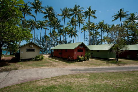Ellis Beach Oceanfront Bungalows - Kingaroy Accommodation 2