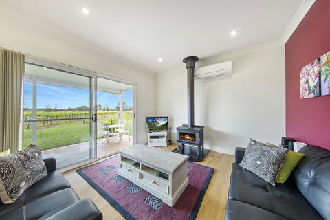 Emma's Cottage Vineyard - Kingaroy Accommodation 2