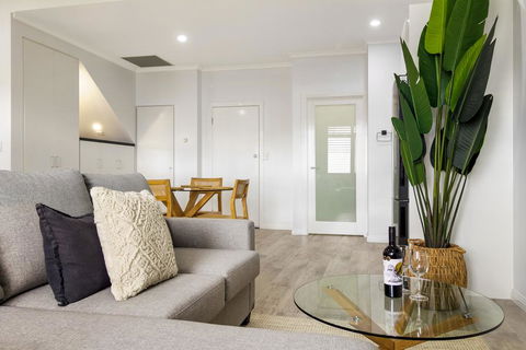 Enjoy Bayside Life At Stylish Studio Close To City - Kingaroy Accommodation 1