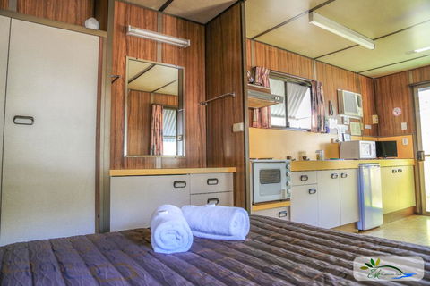 Esk Caravan Park & Rail Trail Motel - Kingaroy Accommodation 1