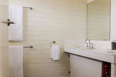 Esperance Coastal Retreat - Kingaroy Accommodation 0