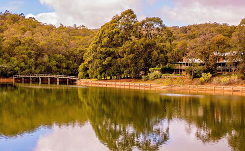 Evedon Lakeside Retreat - Kingaroy Accommodation 2