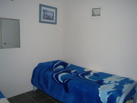 Fabulous Location - Ground Floor Waterfront Unit! Clearview Apartments - Kingaroy Accommodation 1