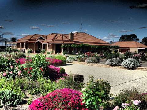 Fairways Bed & Breakfast At Jerilderie - Kingaroy Accommodation 3