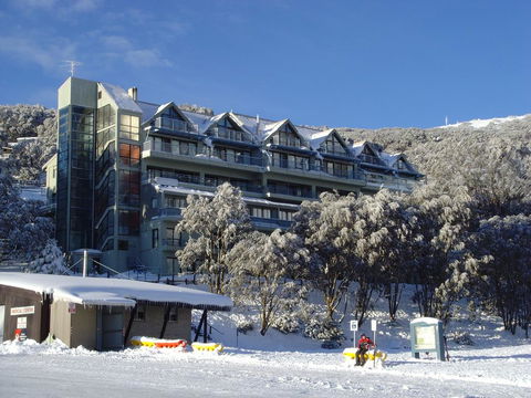 Falls Creek Country Club - Kingaroy Accommodation 2