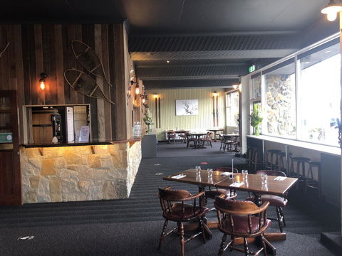 Falls Creek Hotel - Kingaroy Accommodation 3