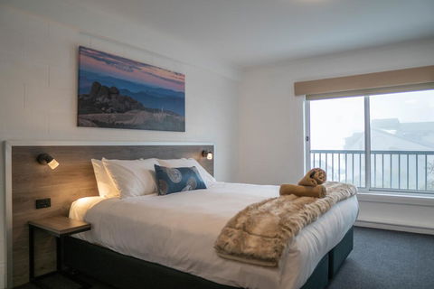 Falls Creek Hotel - Kingaroy Accommodation 1