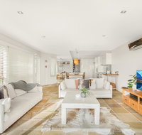 Family House With BBQ Deck Water View and Parking - Kingaroy Accommodation