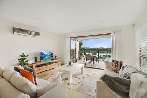 Family House With BBQ Deck, Water View And Parking - Kingaroy Accommodation 1