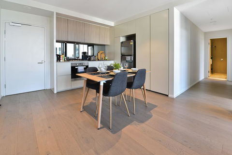 Family Loved-2BR Apt @ Docklands - Free Parking - Kingaroy Accommodation 3