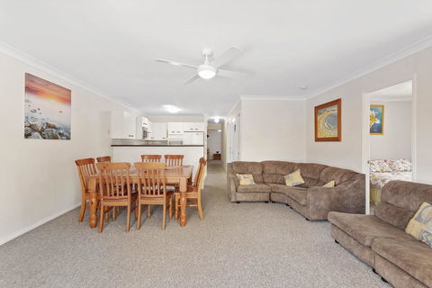 Farm Road, 6A - Kingaroy Accommodation 2
