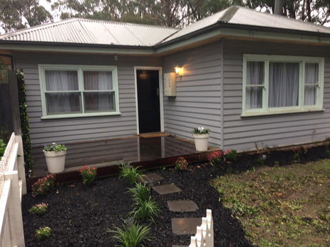 Fell Estate Cottages - Kingaroy Accommodation 0