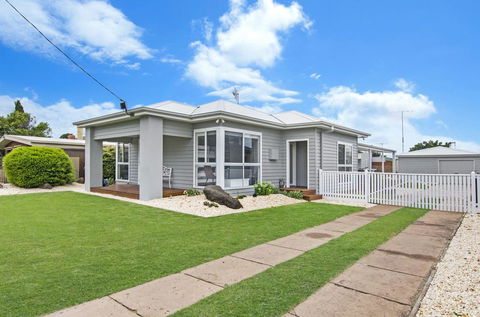 Fielding's Lair - The Ultimate Family Retreat - House & Bungalow - Kingaroy Accommodation 0