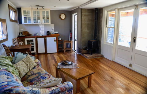 Fig Tree Cabin - Kingaroy Accommodation 2