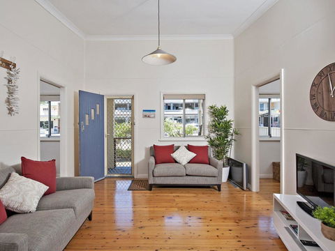 Fingal Beach Shack @ Fingal Bay - Kingaroy Accommodation 0