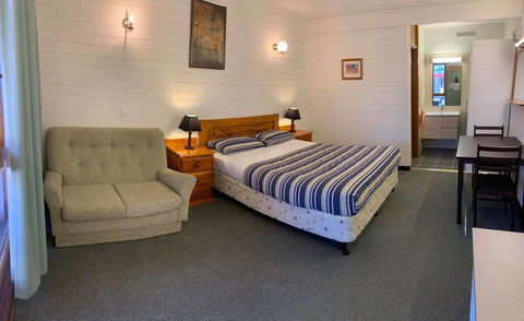Finley Motel - Kingaroy Accommodation 0
