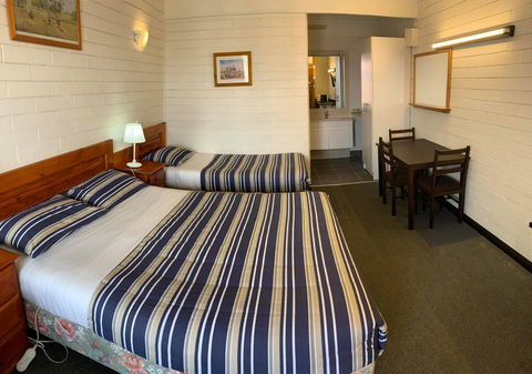 Finley Motel - Kingaroy Accommodation 1