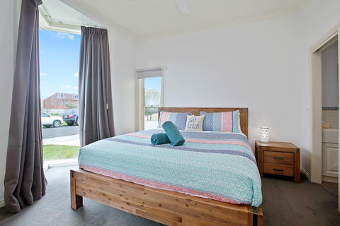 Flip Flop Retreat - Kingaroy Accommodation 1