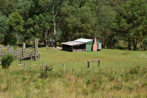 Four Bull Hut - Kingaroy Accommodation 0