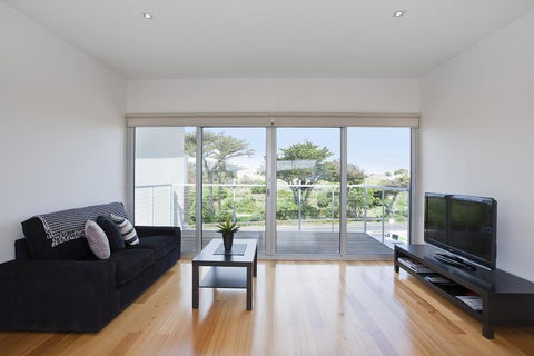 Four Kings Apartment - Deluxe 2br #3 - Kingaroy Accommodation 1